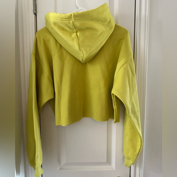 Fabletics Cozy Fleece Cropped Hoodie - Picture 4 of 5